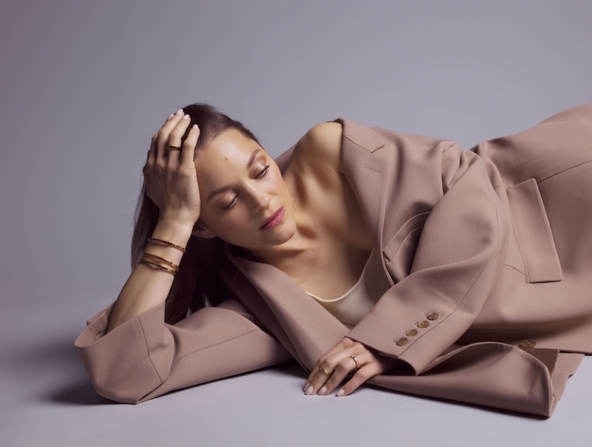 Marion Cotillard 以優雅氣質展現Chopard珠寶的貴氣！